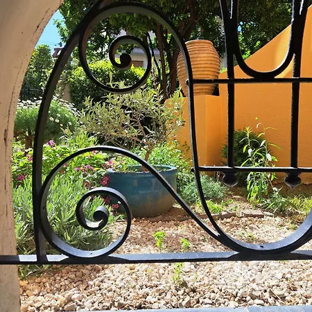 Apartman Quiet Garden Liberation Parking *